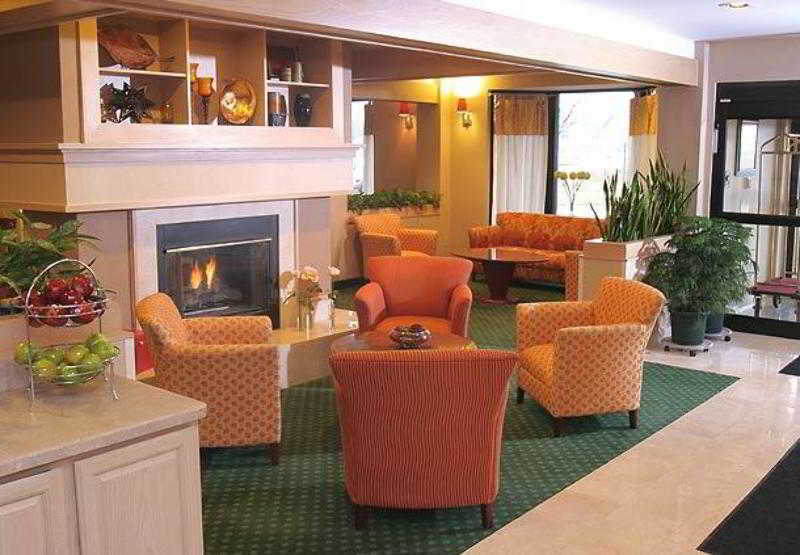 Courtyard Detroit Utica Hotel Exterior foto